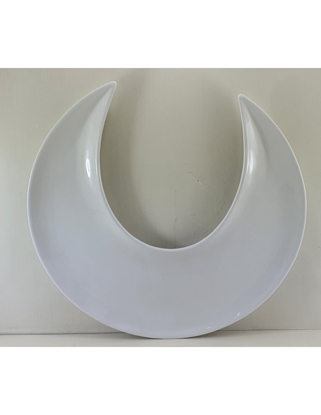 Plato Media Luna Porcelana De 28 Cm