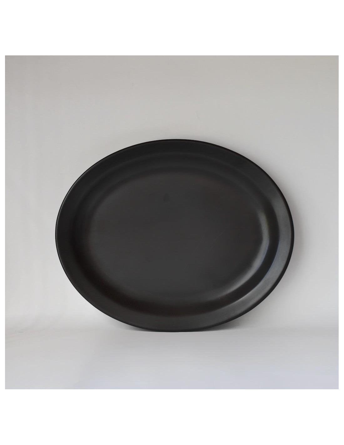 Fuente Oval De 27 Cm Negra Linea Recta