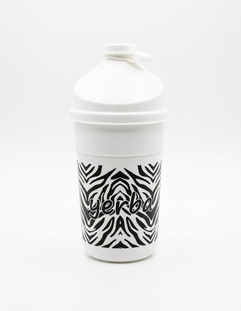 Contenedor Con Pico Vertedor De 600 Ml. Surtido